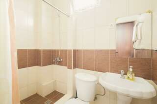 Гостевой дом Барса Адлер Номер улучшенный стандарт-5